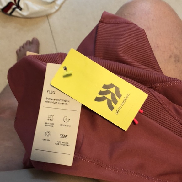 All in motion High rise leggin.   Size 7/8. Or Large - Picture 8 of 8